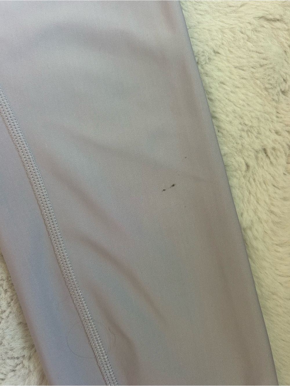 ALO Yoga small Lavender High-Waist Leggings with minor mark on leg - Picture 5 of 5